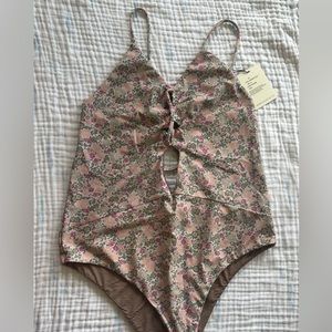 BNWT Acacia Kokomo Meadow XL